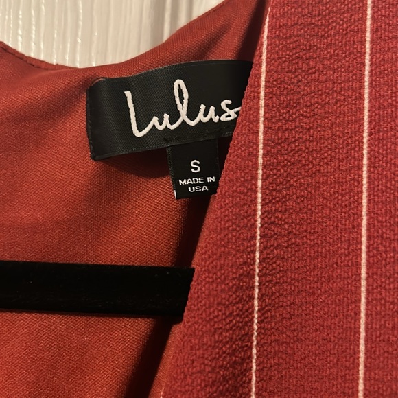 Lulu’s jump suit size small - Picture 2 of 5